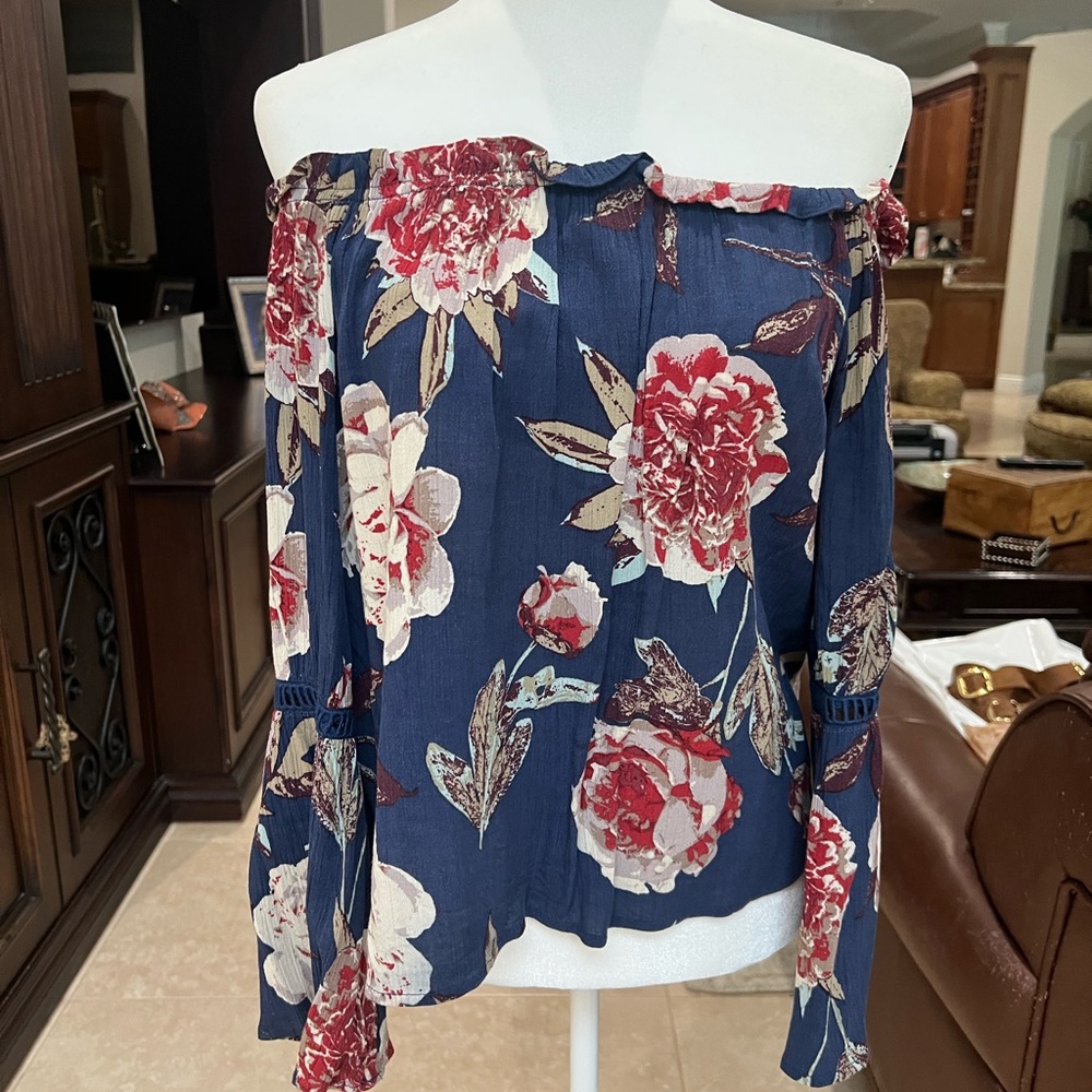 American Vintage Floral Off-Shoulder Blouse - Blue and Red